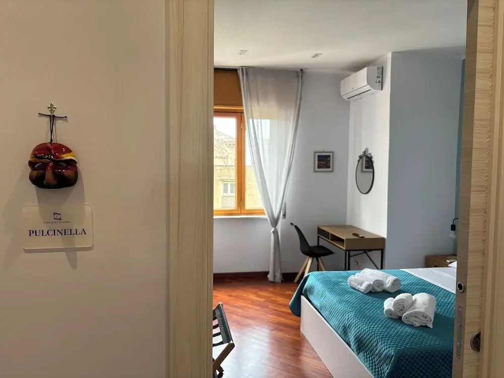 Standard Double room with city view (full double bed)