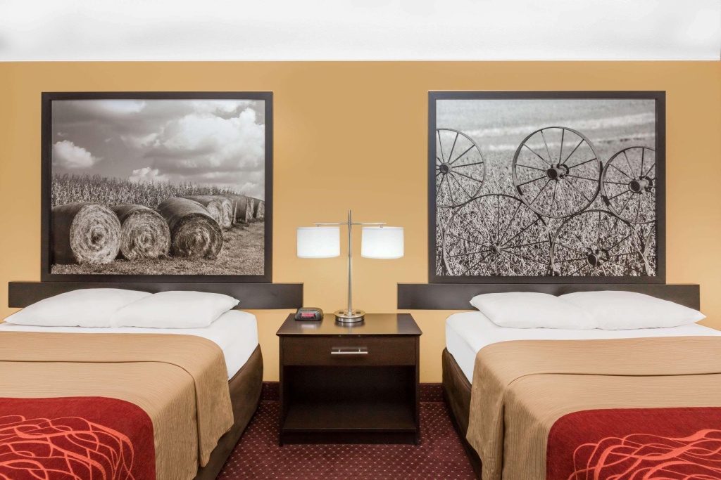Red Roof Inn Ames — 5
