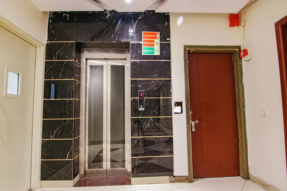 FabHotel Prime Golden Glory