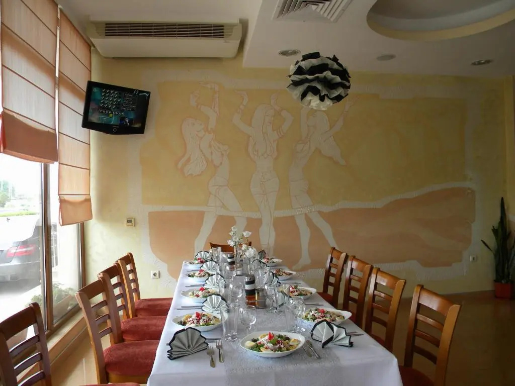 Food & Beverage