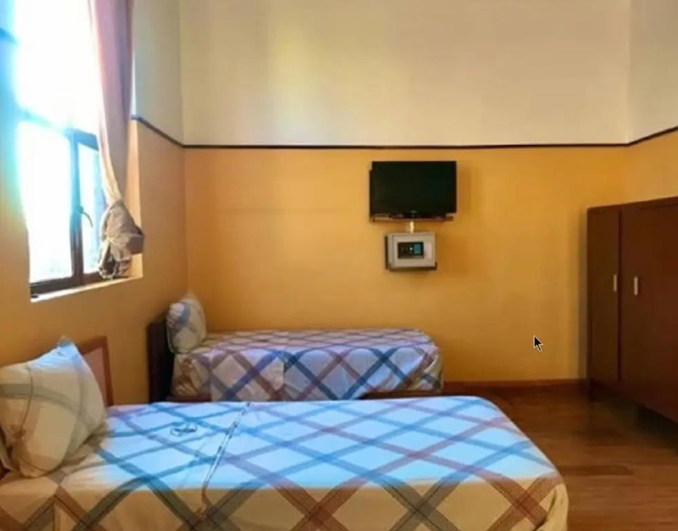 Classic Double room (full double bed)