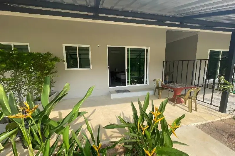 Deluxe Double room with balcony and with garden view (twin beds)