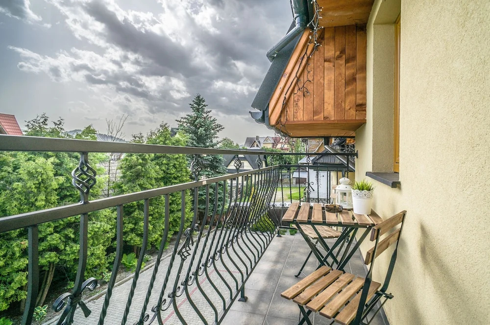 Balcony & Terrace