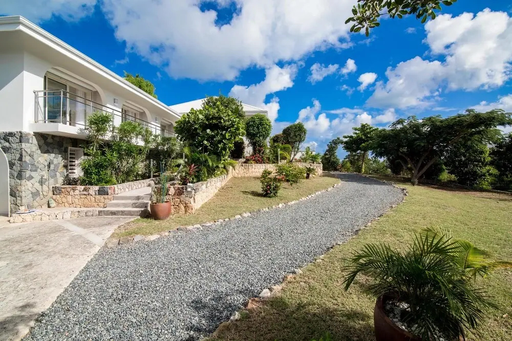 Exclusive Gated Area, Close to Beaches, Huge Pool, AC, Free Wifi, Perfect for Families !