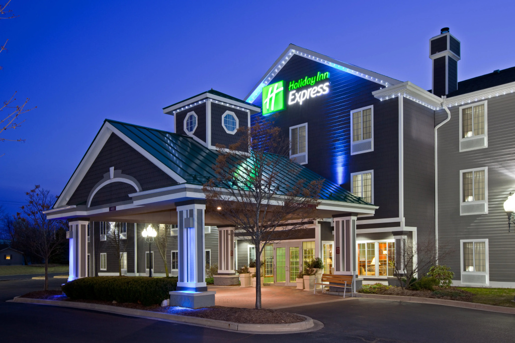 Holiday Inn Express Grand Rapids SW by IHG