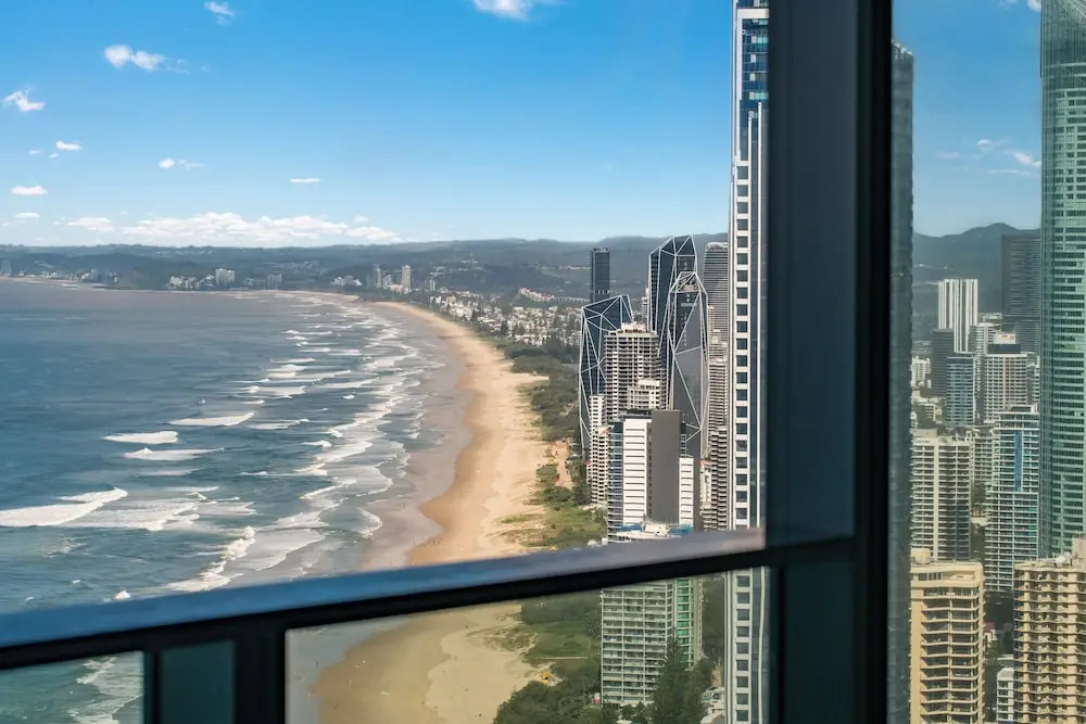 Ocean Surfers Paradise - GCLR