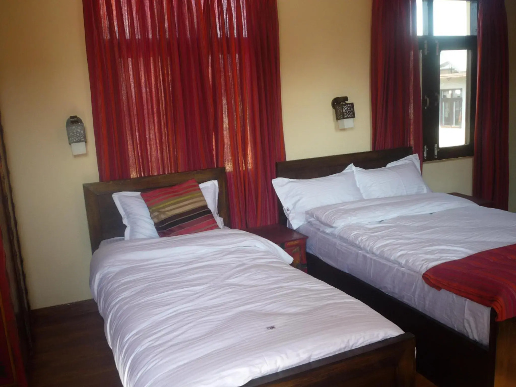 Deluxe Double room (full double bed)