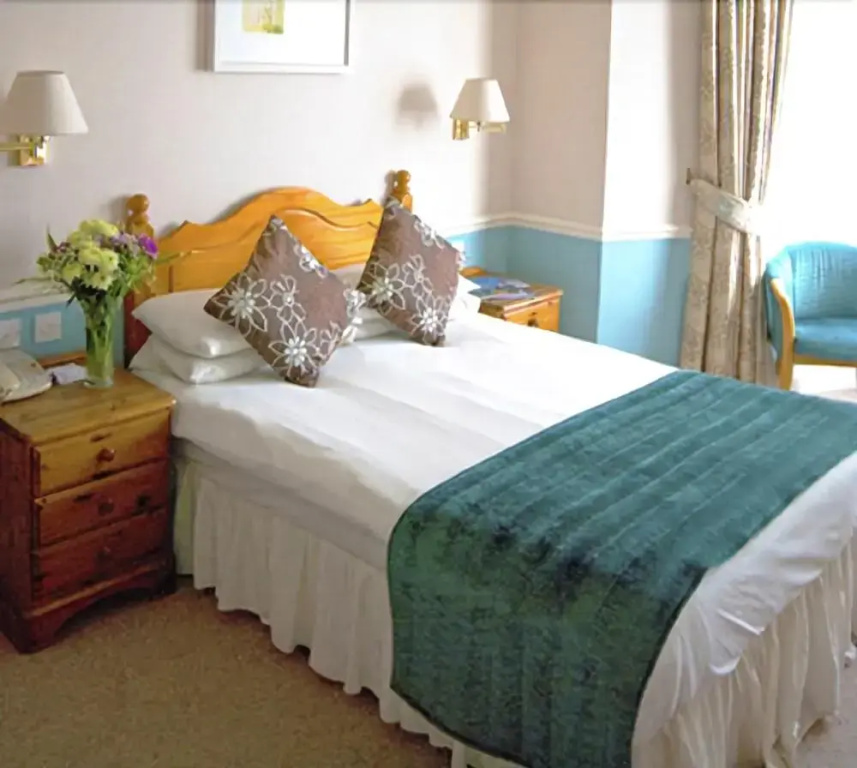 Falmouth Beach Hotel - Général