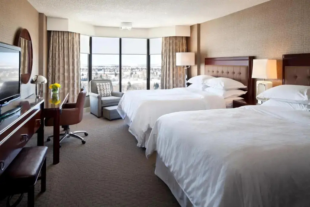 Standard Quadruple Club room