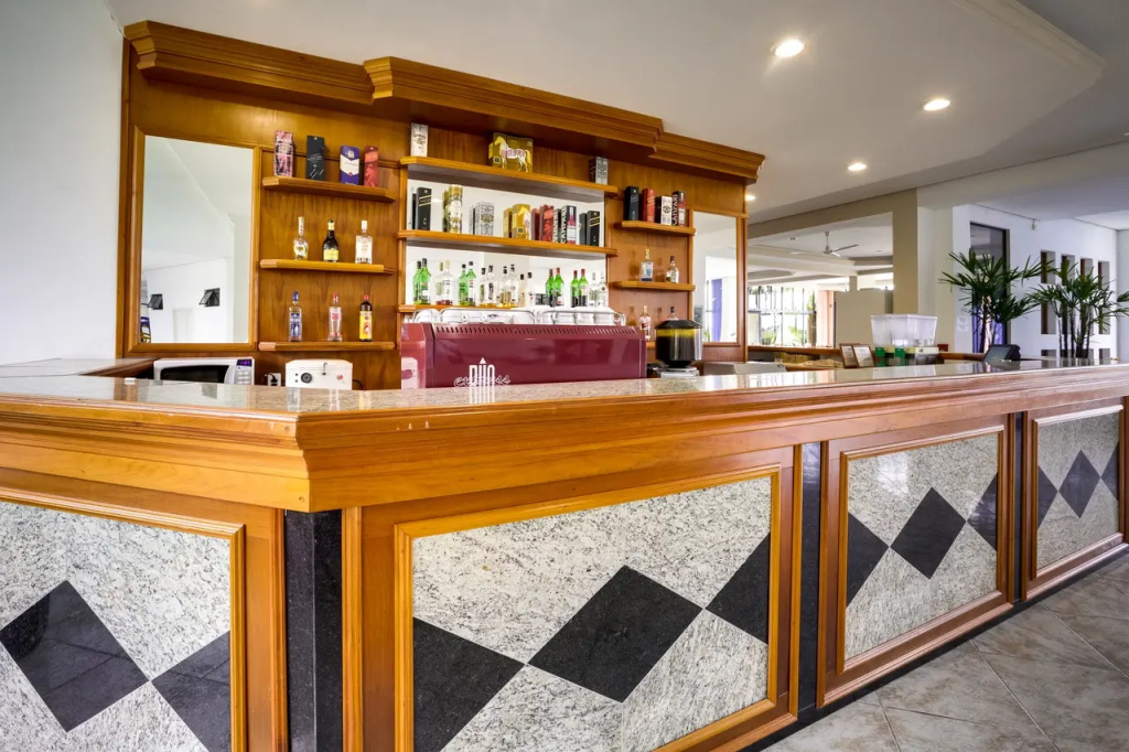 Food & Beverage