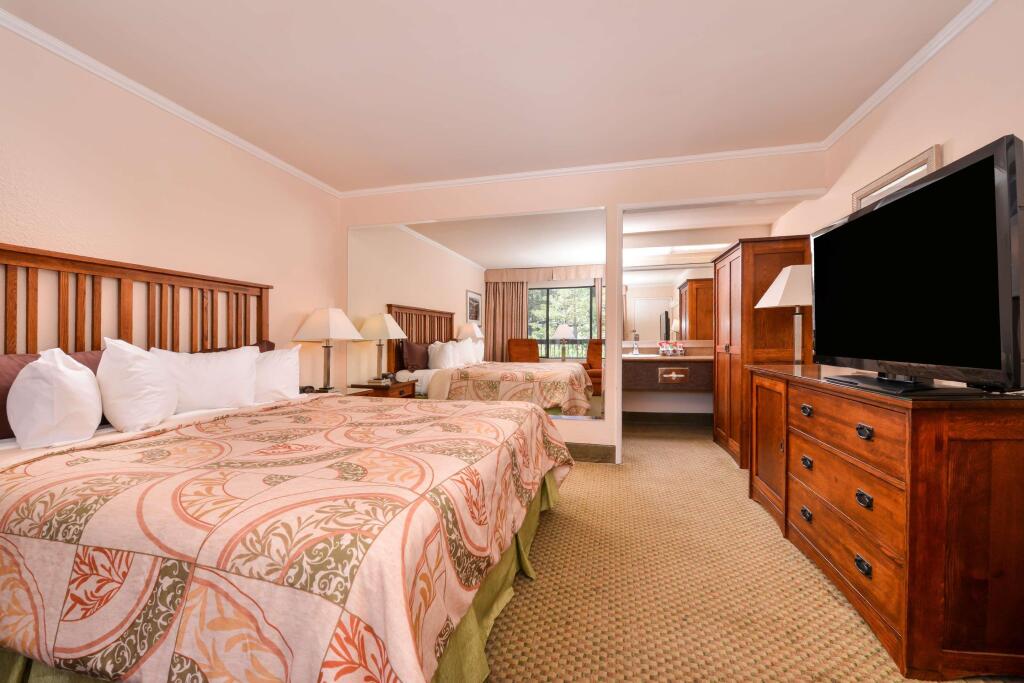 Station House Inn South Lake Tahoe, by Oliver by null