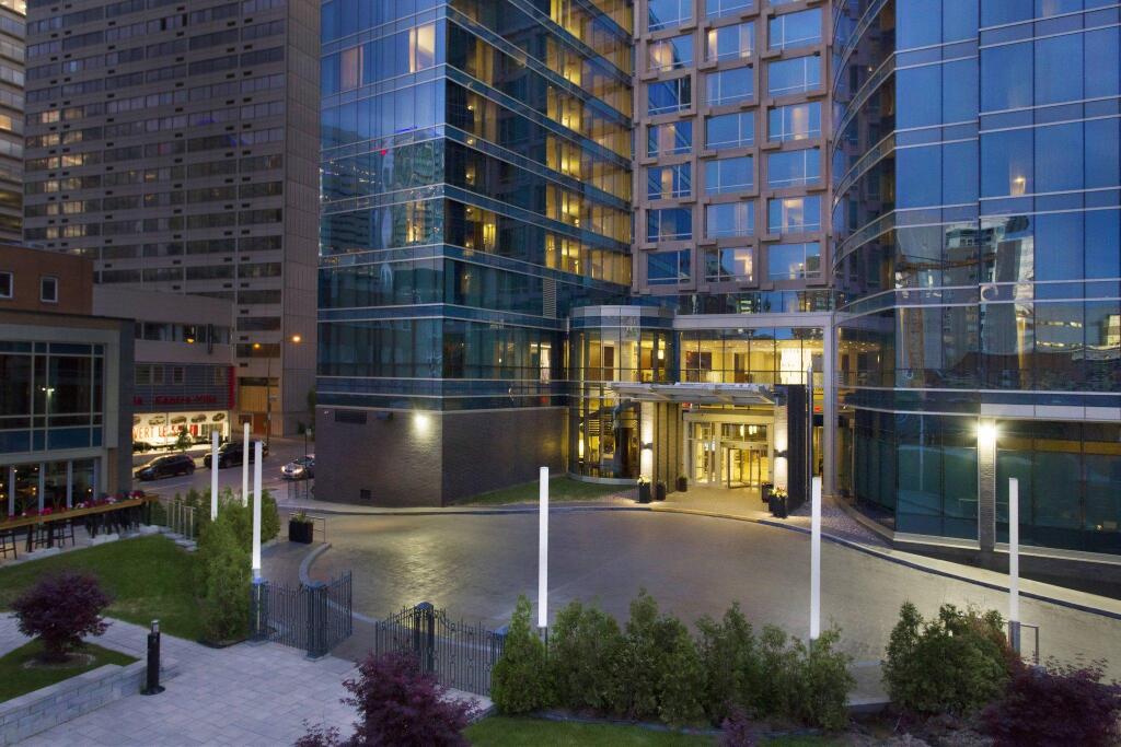 Courtyard by Marriott Montreal Downtown image