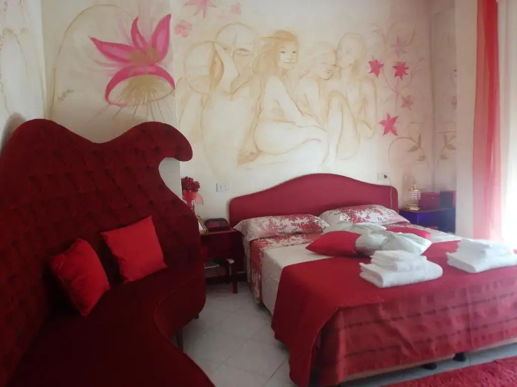 Standard Double room with balcony (full double bed)