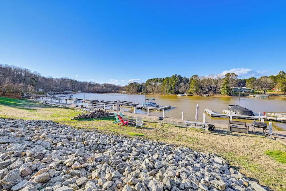 Pool & Lake Access! Sherrills Ford Tiny Home
