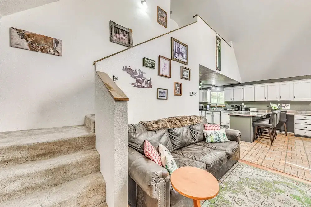 Quaint Cloudcroft Cabin w/ Stunning Forest Views! - фото 8