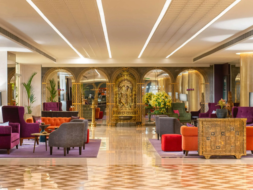 Lobby & Reception