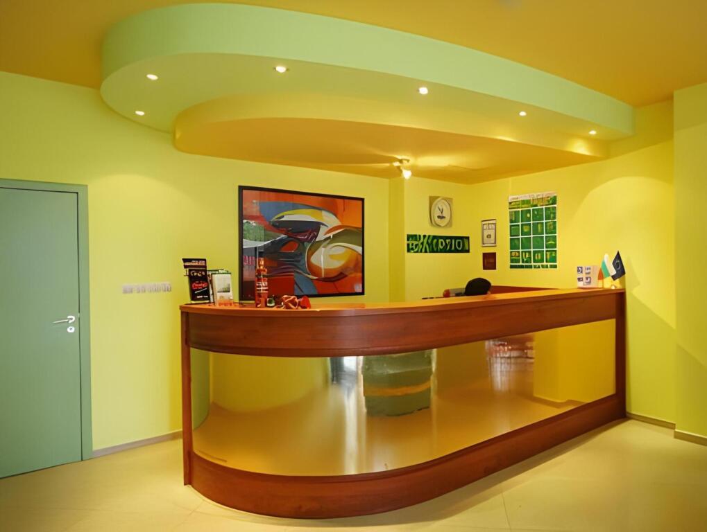 Hotel Elegance by null