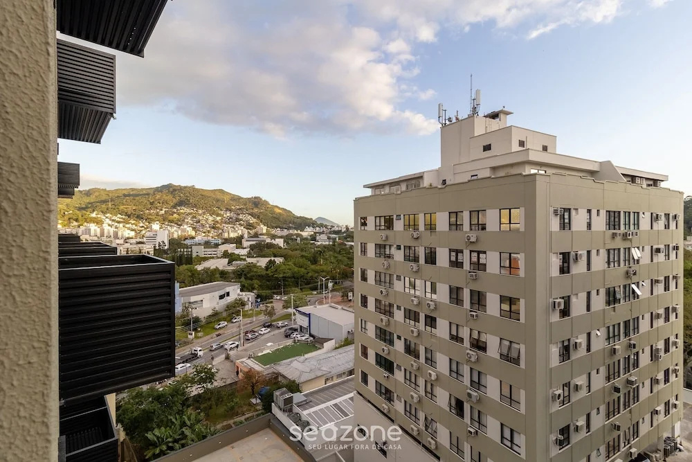 Modern and Fully Equipped Apartments Just Minutes From Lagoa da Conceicao and the Beach - VTD