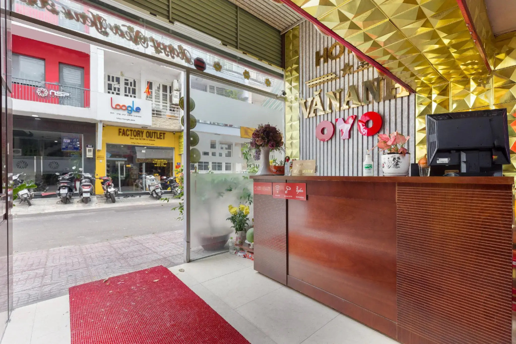 OYO 476 Van Anh Hotel