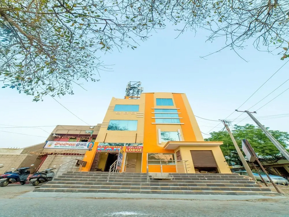 OYO 12973 Hotel Crystal