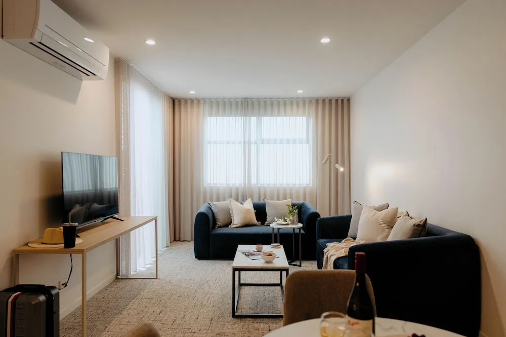3 Bedrooms Apartment