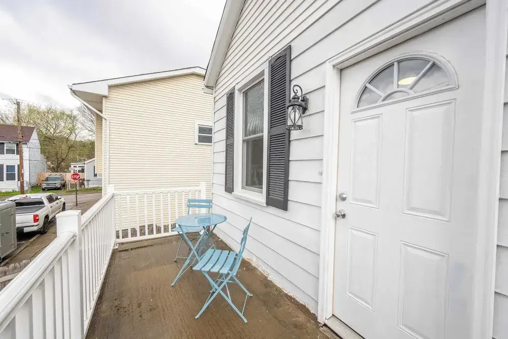 The Covington Cottage Modern 2 BDR Charmer, Covington