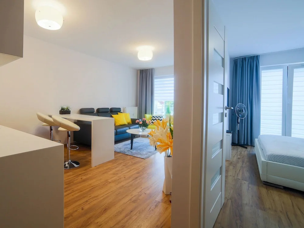 Golden Sun Apartments - Solny