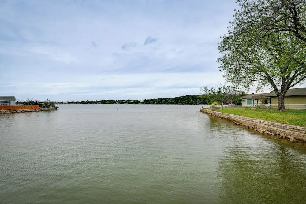 Gorgeous Granbury Lake House w/ Hot Tub & Dock!