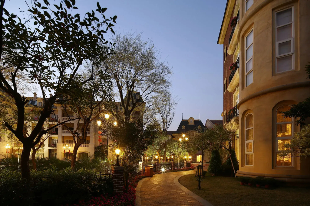 Dragon Lake Princess Hotel