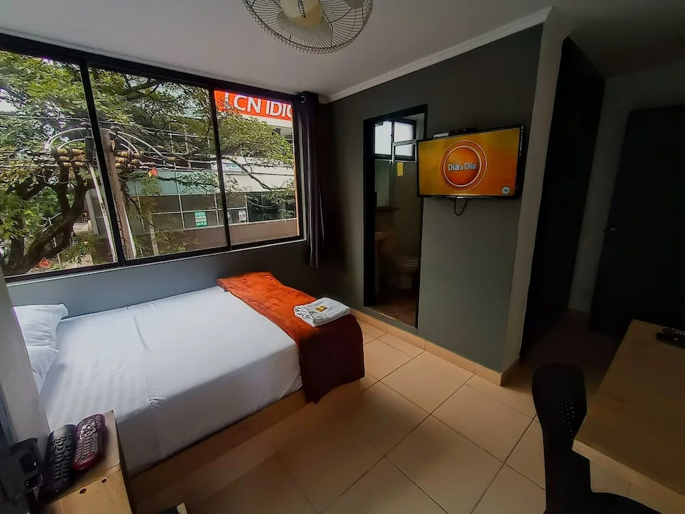 Hotel Ruiseñor - Chambres