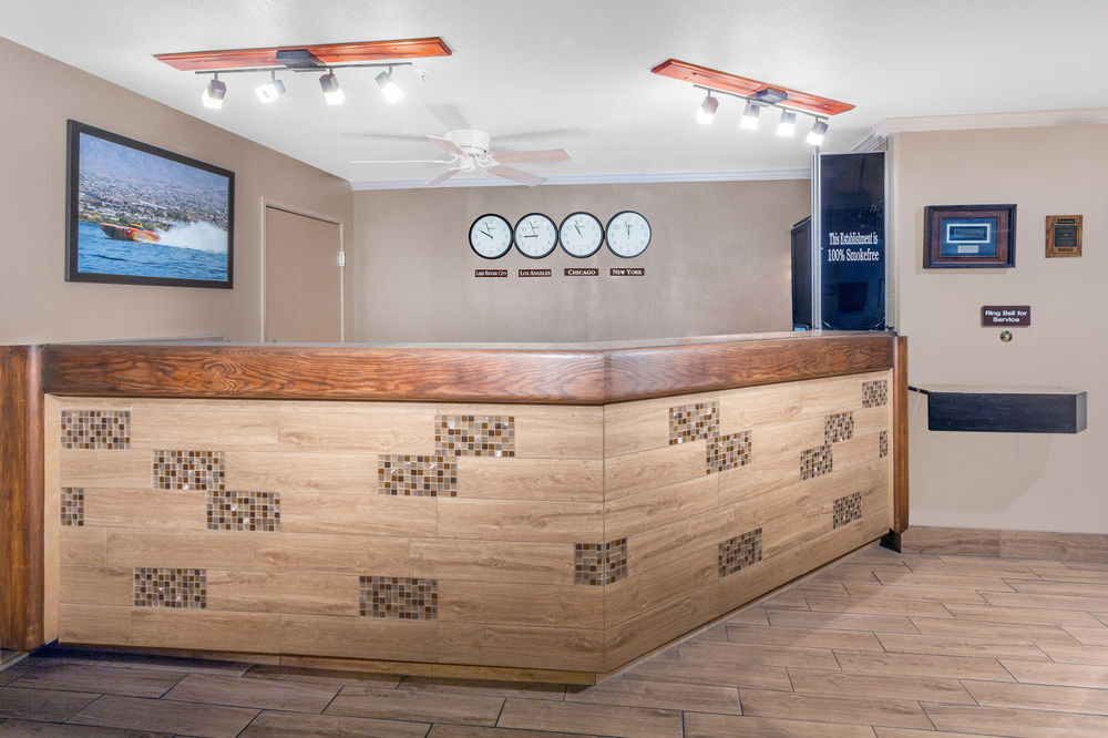 Travelodge by Wyndham Lake Havasu by null