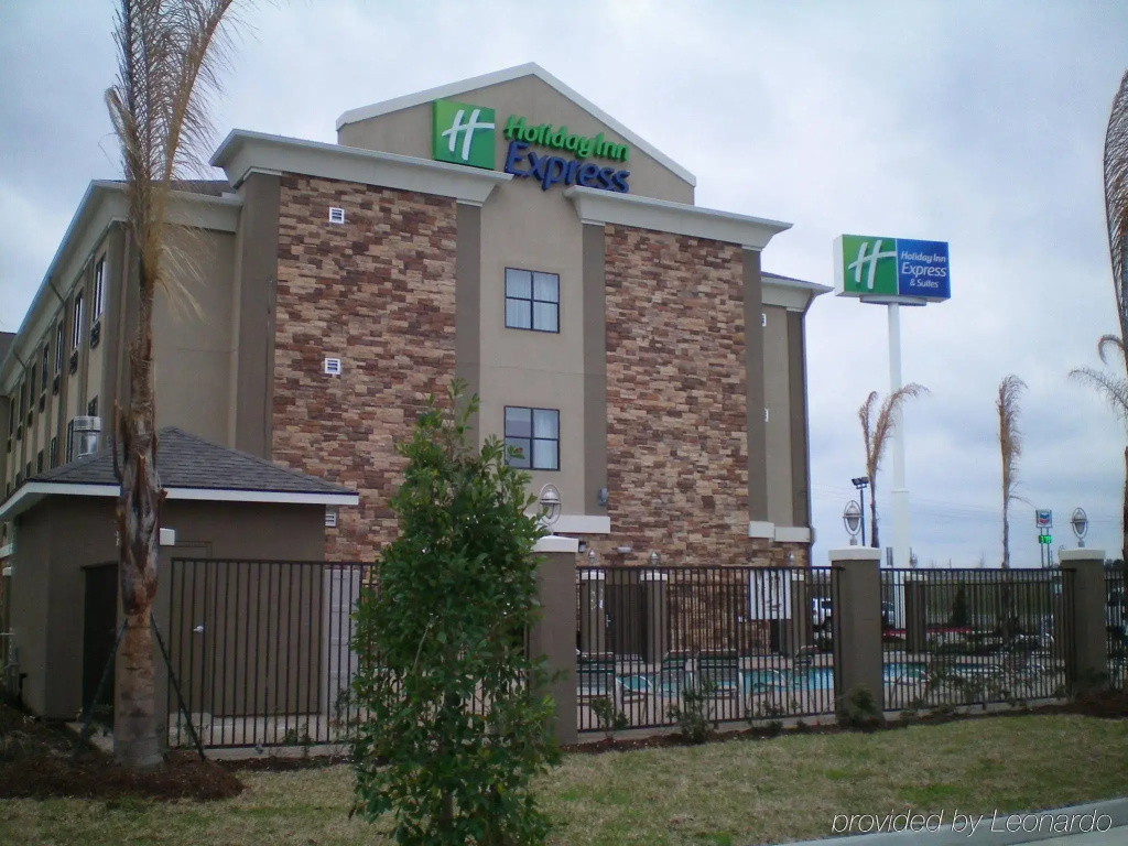 Holiday Inn Express & Suites Cleveland