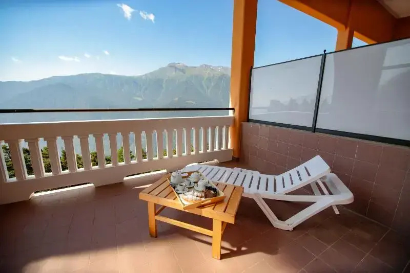Standard Triple room with balcony and with view