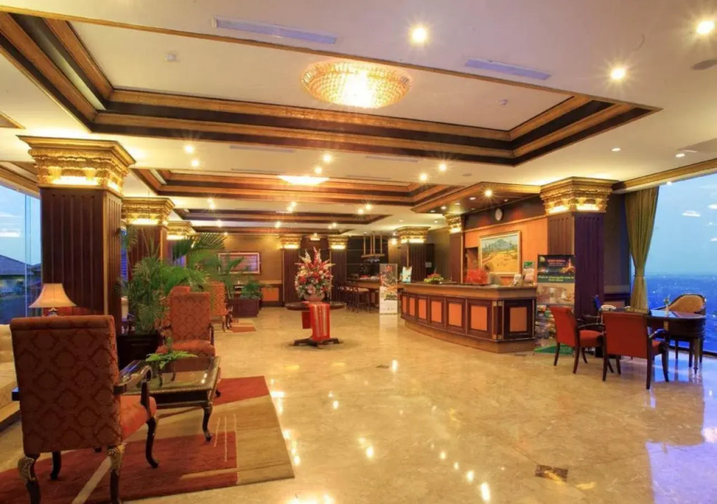 Lobby & Reception