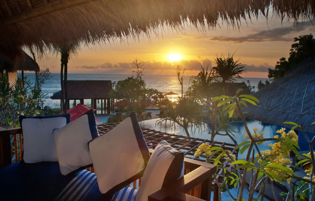Beach & Waterfront