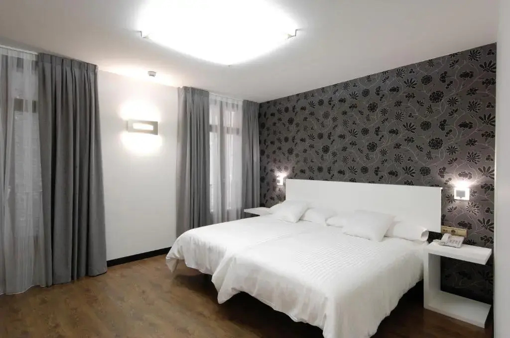 Hotel Cienbalcones - Chambres