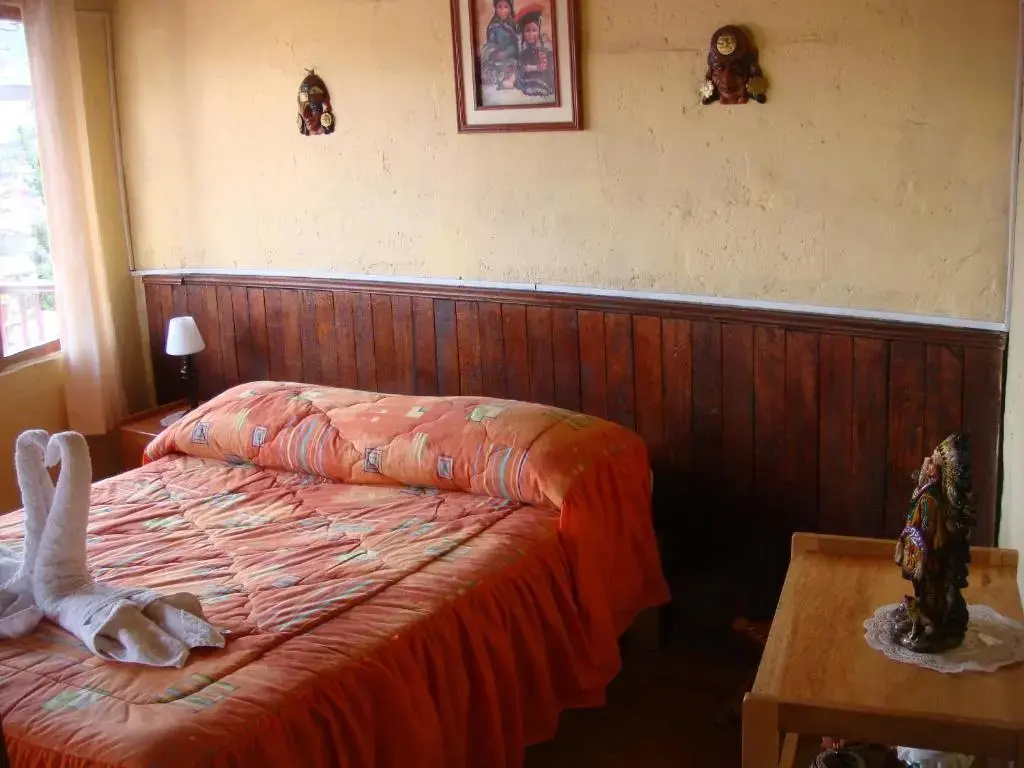 Deluxe Double room (full double bed)