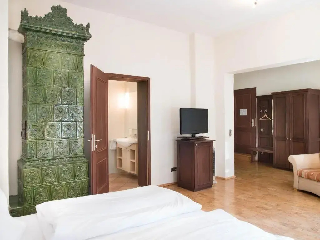 Standard Double room (full double bed)