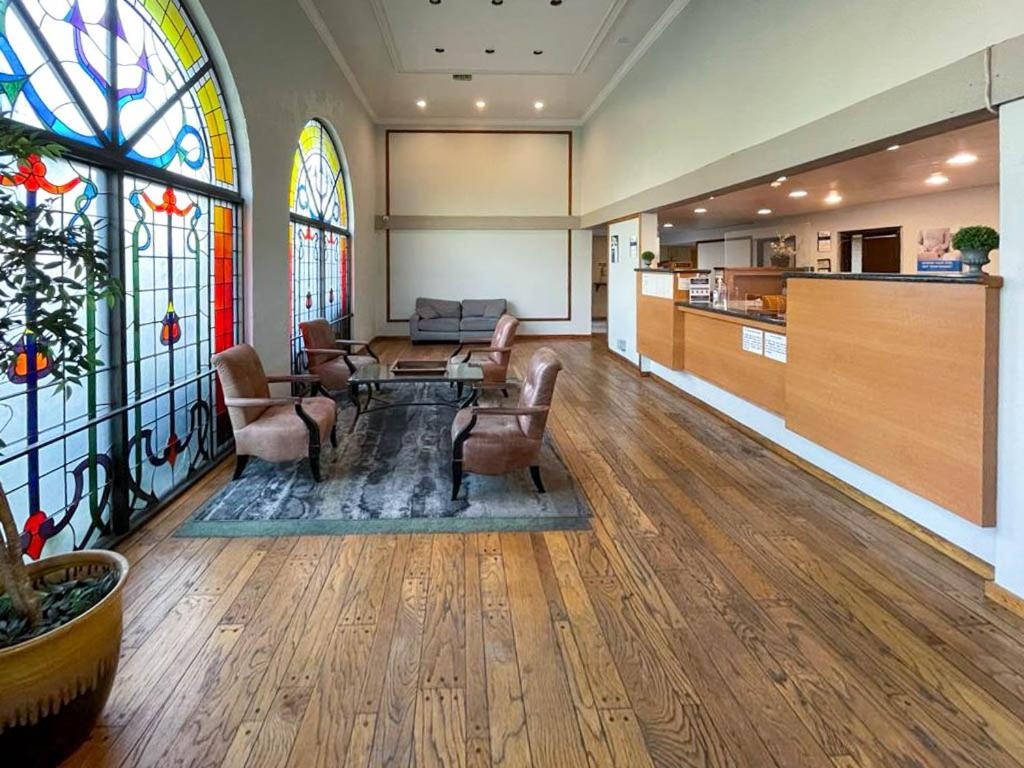 Отель Portside Inn & Suites в Лос-Анджелесе