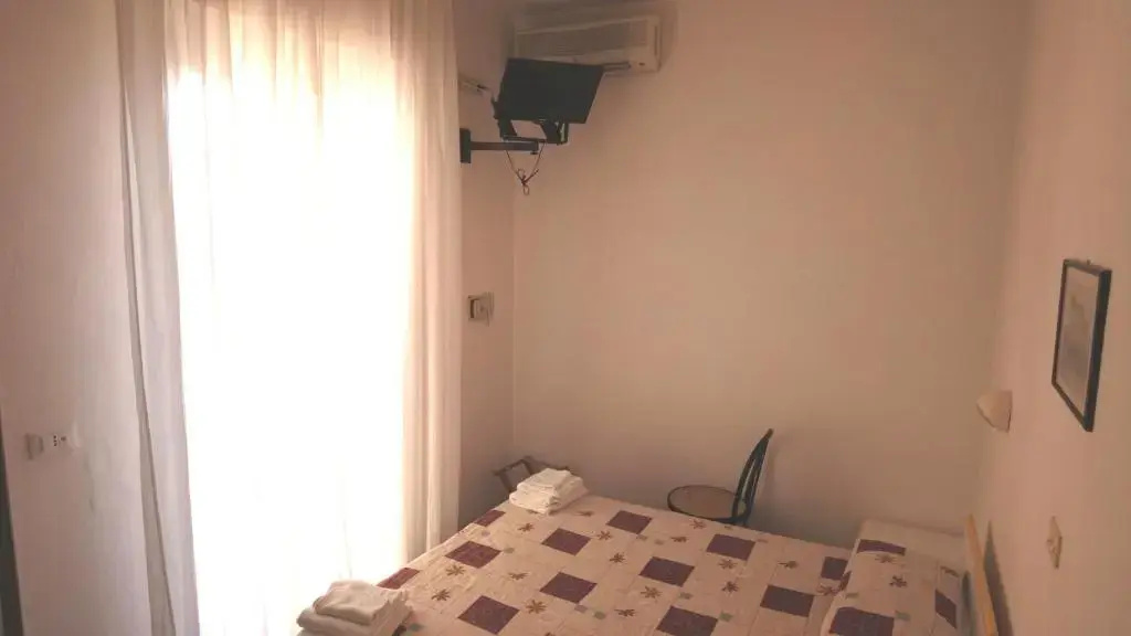 Economy Double room (full double bed)