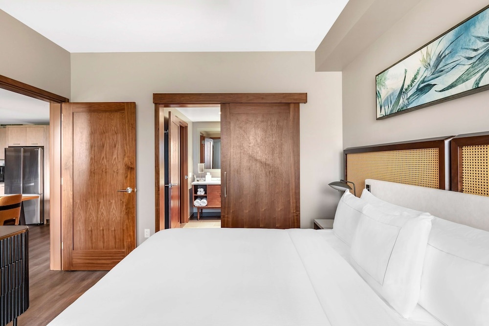 1 Bedroom Premier Double Suite with balcony (full double bed)