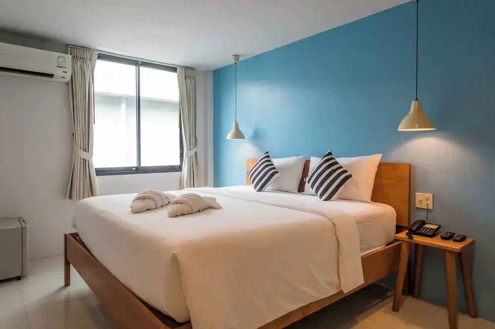 Deluxe Double room with balcony (full double bed)