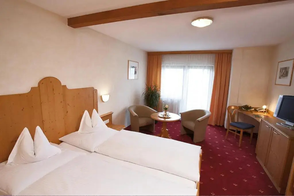 Standard Double room with balcony (full double bed)