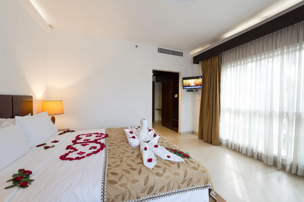 No. 18 Hotel — 5