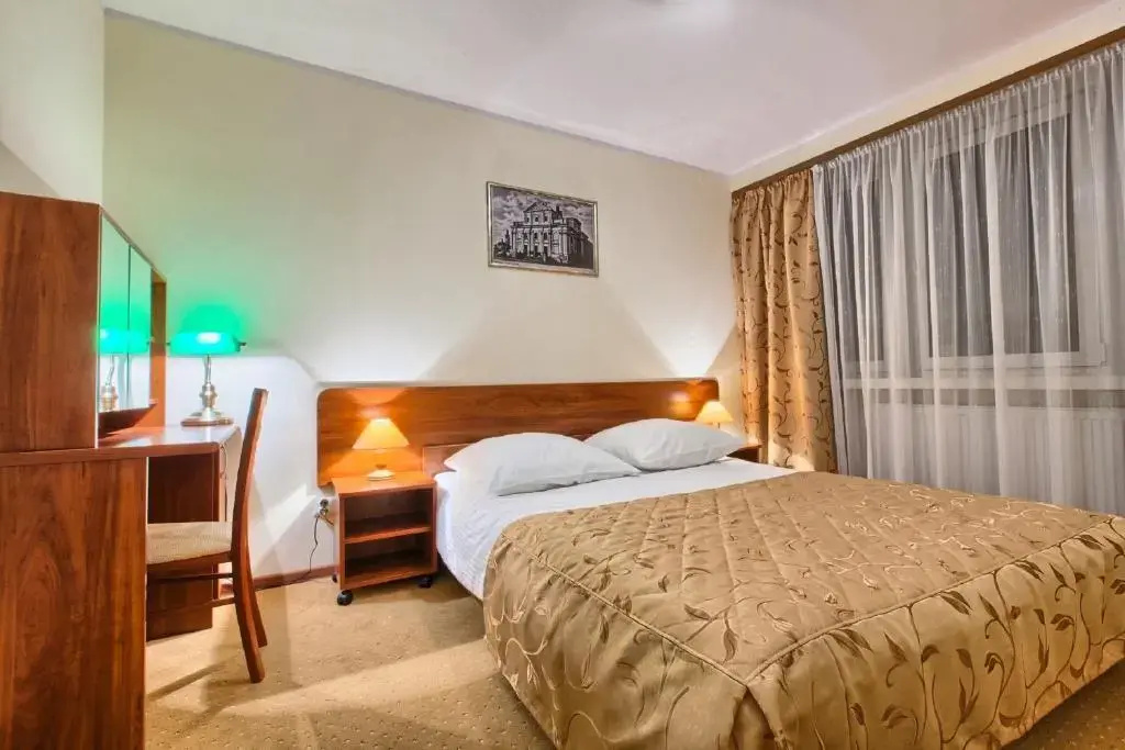 Standard Double room (full double bed)