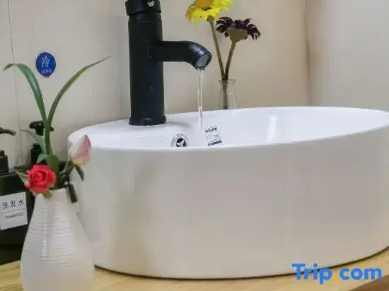 Comfort room