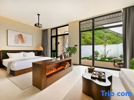 Standard Double room with courtyard view (full double bed)