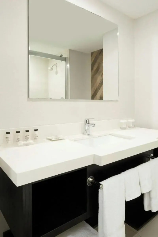 Delta Hotels by Marriott Sherbrooke Conference Centre - Chambres