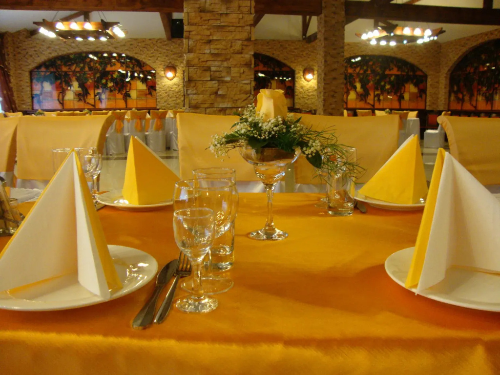 Food & Beverage