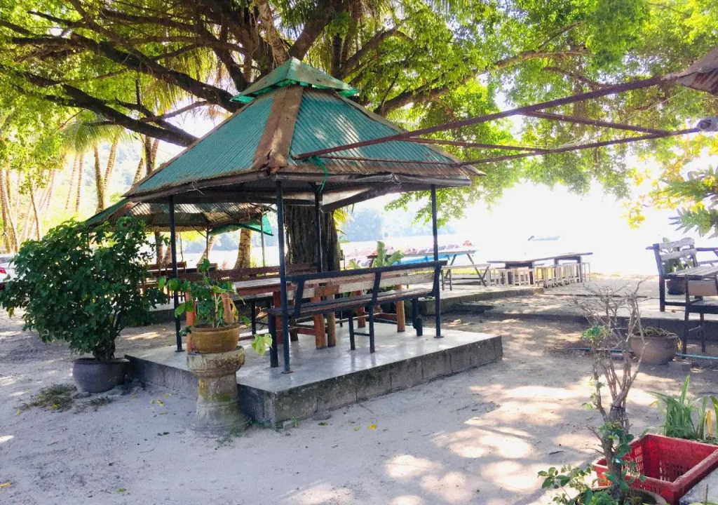 Beach & Waterfront